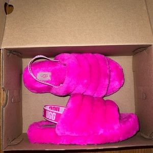 Authentic UGG Fluff Yeah Slides in color “Rock Rose🩷”